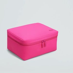 Away Cosmetic Bag in Paradise Pink